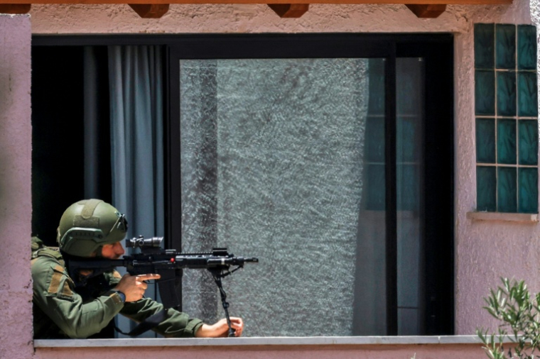 Un soldat israélien à la frontière avec le Liban le 31 mai 2026 au nord d'Israël ( AFP / Jalaa MAREY )
