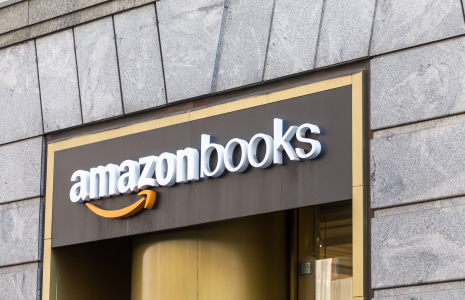 La livraison des livres est payante pour les casiers mais pourrait être gratuite s'ils sont récupérés aux caisses de supermarchés. (crédit : Adobe Stock)