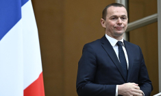 Olivier Dussopt à Paris le 12 janvier 2024. ( AFP / JULIEN DE ROSA )