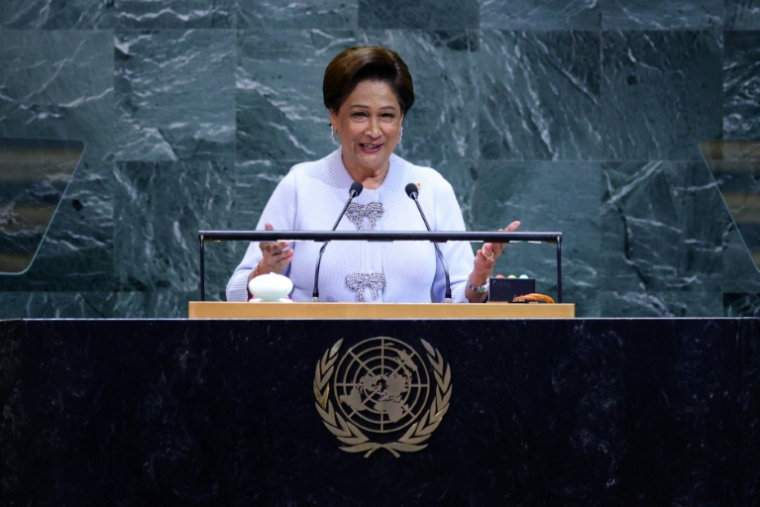 La Première ministre de Trinité-et-Tobago, Kamla Persad-Bissessar, à la tribune de l'ONU, le 26 septembre 2025 à New York ( AFP / Leonardo MUNOZ )
