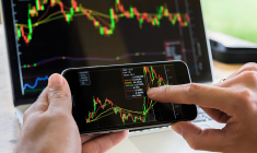 Les fonds patrimoniaux sont censés être moins risqués que des fonds boursiers traditionnels. (© Adobestock)