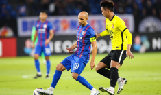 Bicyclette, KO, coup aux brancardiers, c’est parti en live en Ligue des champions AFC