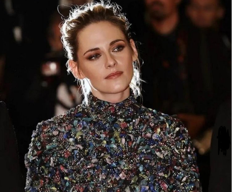 L’actrice Kristen Stewart remet en vente sa maison de Malibu pour 8,5 millions de dollars. crédit photo : Capture d’écran Instagram @kristenstewartx