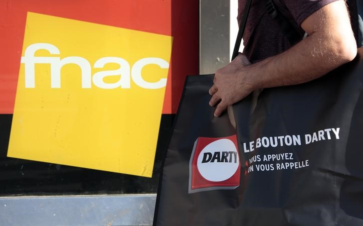 CARREFOUR ET FNAC DARTY DISCUTENT D'UNE ALLIANCE