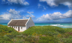 Sur les deux dernières années, les prix des résidences secondaires en bord de mer ont baissé de 1,6 %. Illustration.  (Cocoparisienne / Pixabay)