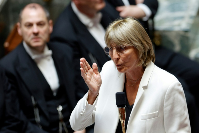 La ministre chargée du Logement Valérie Létard lors d'une séance de questions au gouvernement à l'Assemblée nationale, le 10 juin 2025 à Paris ( AFP / GEOFFROY VAN DER HASSELT )