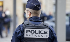 ( POOL / LUDOVIC MARIN )