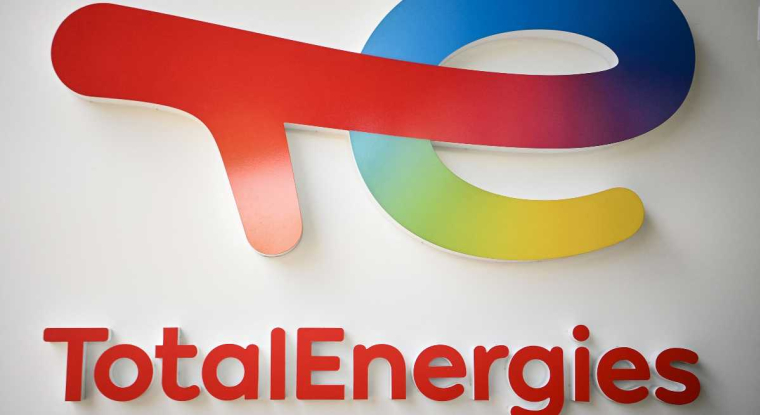 Le titre du géant de l'énergie gagne 46% sur un an. (© C. Archambault / AFP)