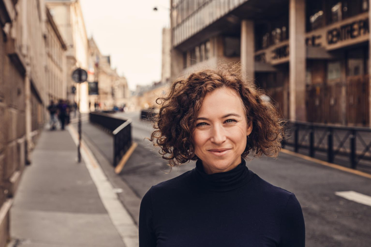 La solution la plus équilibrée consiste souvent à arbitrer partiellement: débloquer une portion de l’épargne pour l’apport immobilier, tout en laissant le reste fructifier sur le PEE. ( crédit photo : Getty Images )