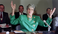 La présidente du Nicaragua, Violeta Chamorro, lors d'une conférence de presse le 27 septembre 1990 aux Nations Unies à New York ( AFP / Pancho BERNASCONI )
