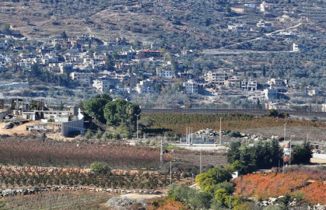 La trêve au Liban fragilisée par des frappes israéliennes et des tirs du Hezbollah