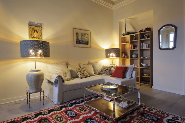 Appartement d’un usufruitier senior ayant cédé son bien immobilier à un investisseur dans le cadre d’une vente en nue-propriété.