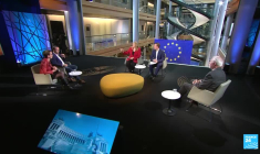 Course à la présidence de la Commission européenne : Ursula von der Leyen, stop ou encore ?