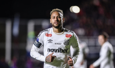 Quand Neymar fait pleurer de joie un jeune fan