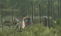 Les opérations de secours se poursuivent sur le site de l'accident ferroviaire en Espagne