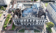 Capture d'une vidéo des pompiers de la Haute-Vienne montrant l'hôtel de ville de Limoges ravagé par les flammes le 18 octobre 2026 ( SDIS 87 / - )