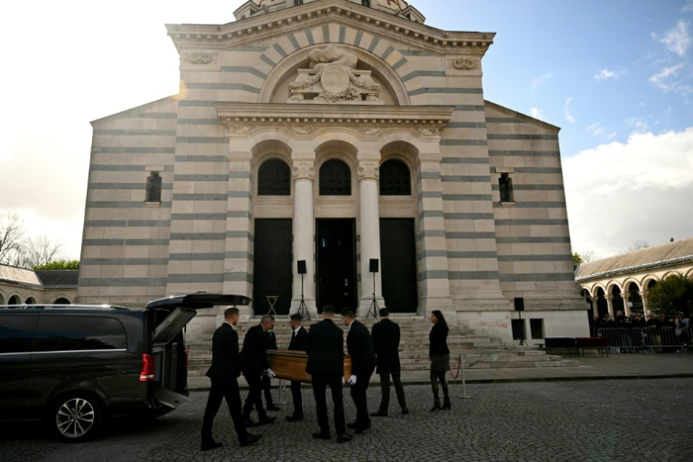 L'arrivée du cercueil d'Isabelle Mergault au Père-Lachaise le 30 mars 2026, à Paris ( AFP / Bertrand GUAY )