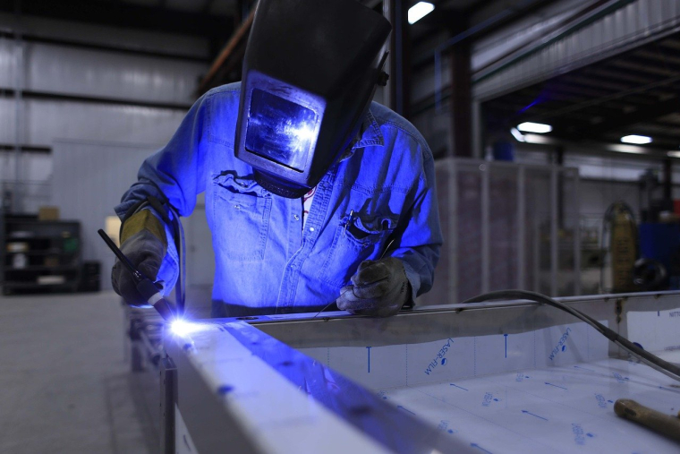 La part de l’industrie dans la richesse nationale créée chaque année a reculé en France de 12,3% en 2008 à 10,9% et 2018. (crédit : JonKline / Pixabay)