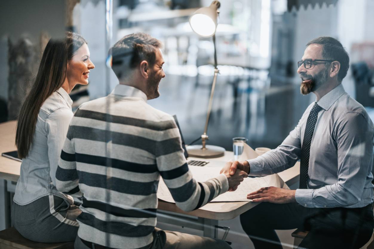 Emprunt immobilier, un taux record de 1,07 %iStock-skynesher