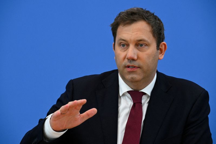 Le ministre allemand des finances, M. Klingbeil, présente le budget pour 2026