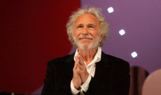 Pierre Richard s’est hissé à la hauteur de ses idoles en interprétant des rôles burlesques. crédit photo : Shutterstock