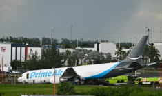 L'avion-cargo d'Amazon sorti de piste, le 6 septembre 2026 à Miami, en Floride ( AFP / CHANDAN KHANNA )