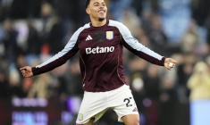Aston Villa suit le rythme d'Arsenal et Manchester City