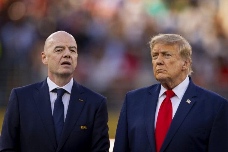 Donald Trump a la rescousse de Gianni Infantino