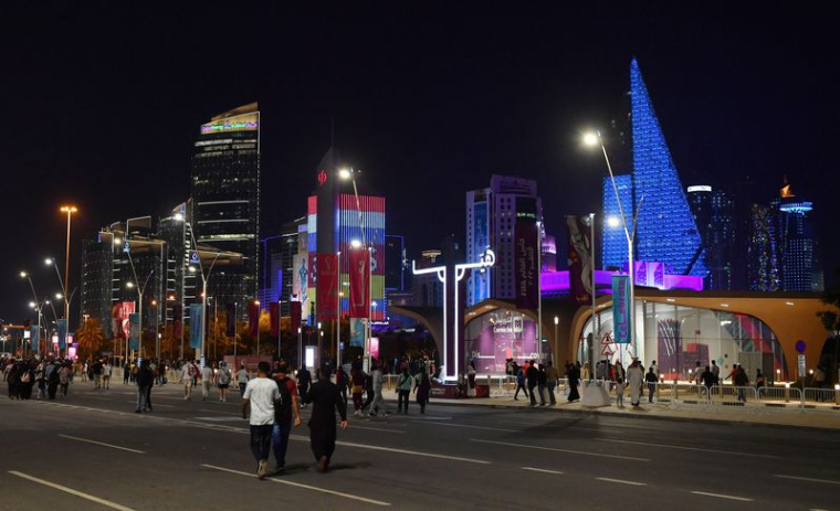 Vue générale à l'extérieur du stade Al Bidda après le match entre le Qatar et le Sénégal, à Doha