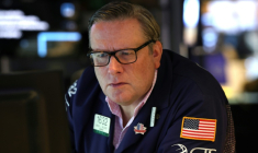 Un opérateur à la Bourse de New York le 13 octobre 2025 ( AFP / TIMOTHY A. CLARY )