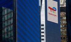 Le logo de la société pétrolière et gazière française TotalEnergies dans La Défense