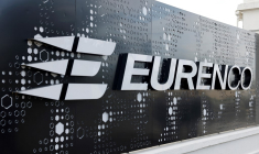 ( POOL / LUDOVIC MARIN )