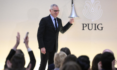 Le PDG de Puig, Marc Puig, lors de l'entrée en Bourse de la compagnie le 3 mai 2024 à Barcelone.  ( AFP / JOSEP LAGO )