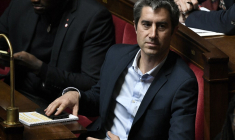 François Ruffin à Paris, le 29 novembre 2022. ( AFP / STEPHANE DE SAKUTIN )