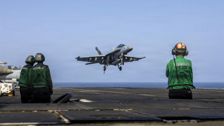Un avion de chasse américain sur le porte-avions Abraham Lincoln, le 26 mai 2026 ( US NAVY / - )