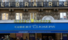 Une librairie Gibert Joseph dans le quartier latin à Paris le 1er février 2025 ( AFP / Sébastien DUPUY )