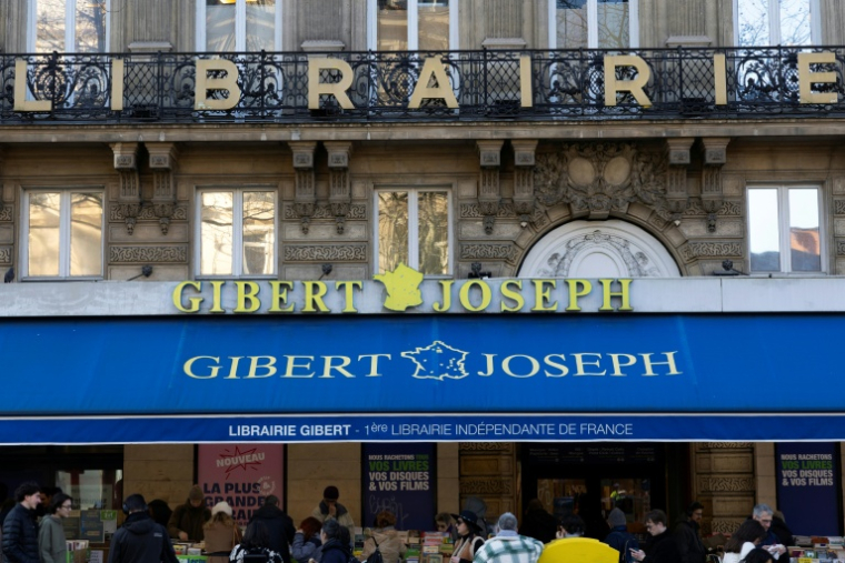 Une librairie Gibert Joseph dans le quartier latin à Paris le 1er février 2025 ( AFP / Sébastien DUPUY )