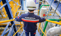 Personnel technique sur le site Arkema de Mont. (crédit photo : Arkema /  Vincent Colin )