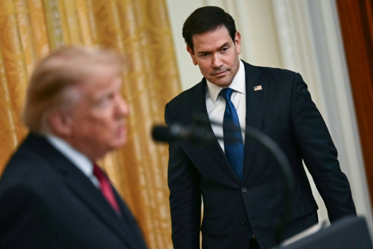 Le président américain Donald Trump (g.) s'exprime sous le regard du secrétaire d'Etat Marco Rubio lors d'un événement organisé à la Maison Blanche, à Washington, le 30 septembre 2026 ( AFP / Kent NISHIMURA )