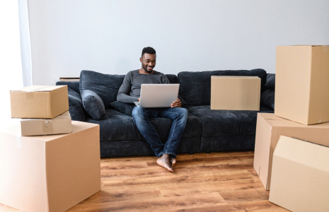 Louer un bien immobilier pour un étudiants ou l'acheter. Quelle est la meilleure alternative ? (Crédit photo : © Vadim Pastuh – stock.adobe.com)