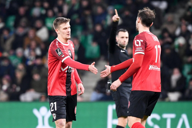 Boulogne se donne de l'air, Rodez reste au contact du haut de tableau, Pau cale contre Bastia