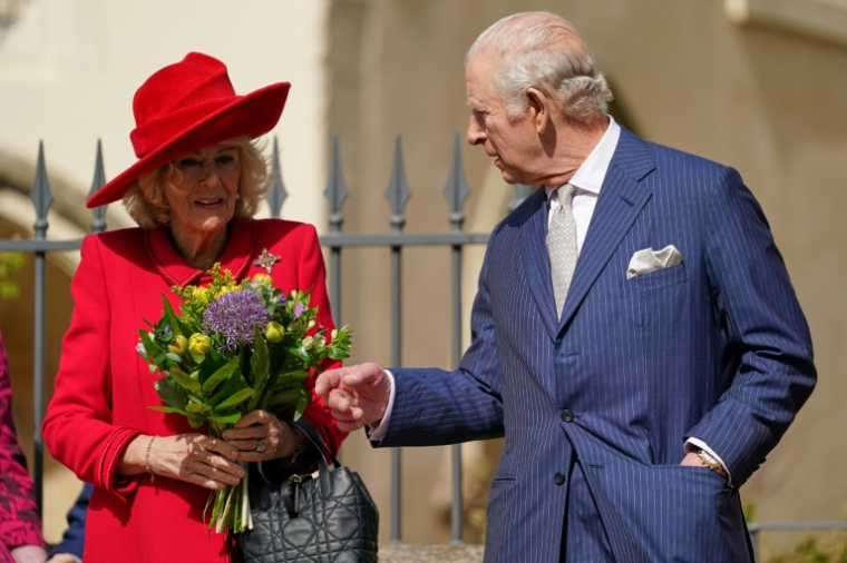 Le roi Charles III et la reine Camilla se rendent à la chapelle Saint-Georges de Windsor pour la messe de Pâques, le 5 avril 2026  ( POOL / Alberto Pezzali )