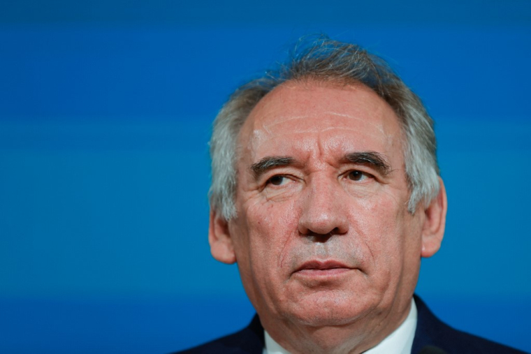 Le procès du président du MoDem François Bayrou, et de dix anciens cadres et élus centristes, s'ouvre lundi 16 octobre à Paris, dans l'affaire des assistants parlementaires européens. ( AFP / GEOFFROY VAN DER HASSELT )