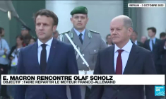 Emmanuel Macron reçoit Olaf Scholz à l'Elysée : "Deux modèles très différents qui s'opposent"