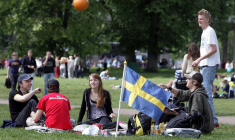 Des Suédois à Stockholm, en Suède. ( AFP / SVEN NACKSTRAND )