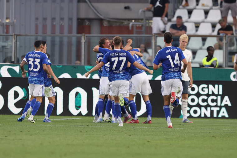 Portés par un Nico Paz brillant, Como démarre parfaitement contre la Lazio