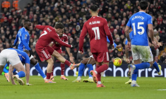 Arsenal conserve la tête, Liverpool évite le pire et Chelsea chute de haut