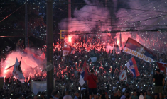 Manifestation pour des élections anticipées à Belgrade, le 28 juin 2025 ( AFP / OLIVER BUNIC )