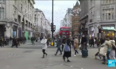 Le variant Omicron est largement dominant aux Etats-Unis, pas de confinement envisagé pour l'heure