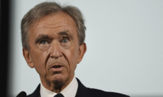 Bernard Arnault, le 24 juillet 2023, à Paris ( AFP / JULIEN DE ROSA )